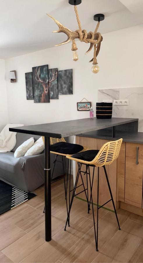 Appartement Avec Chambre Ouverte Bourg-Madame Eksteriør bilde